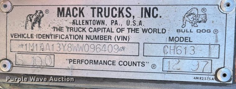 image for item LJ9586 1998 Mack CH613  semi truck