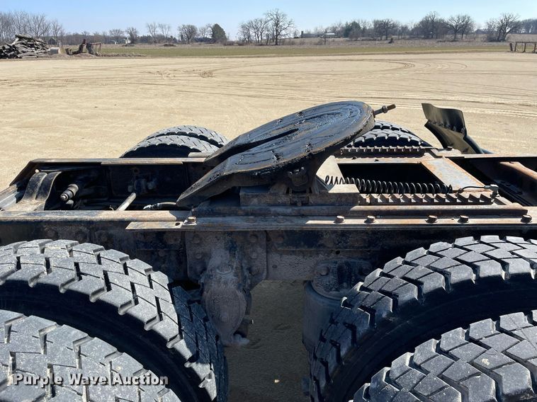 image for item LJ9587 1994 Mack CH613  semi truck