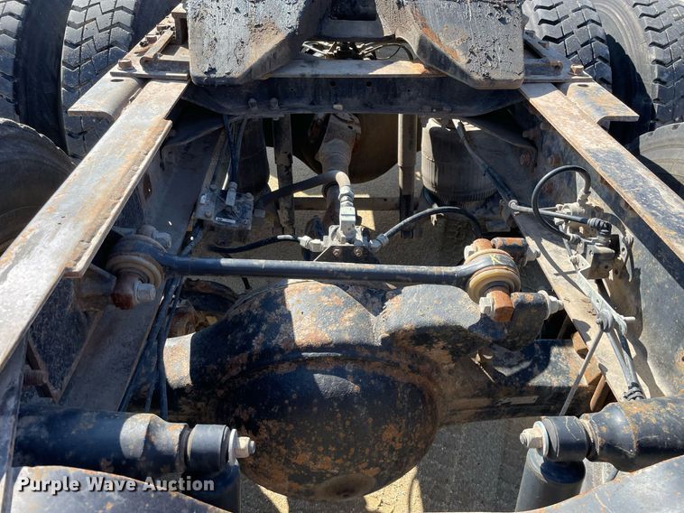 image for item LJ9587 1994 Mack CH613  semi truck