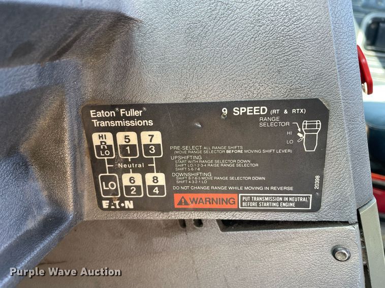 image for item LJ9587 1994 Mack CH613  semi truck