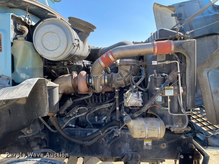 image for item LJ9587 1994 Mack CH613  semi truck