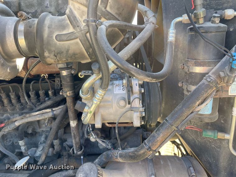 image for item LJ9587 1994 Mack CH613  semi truck