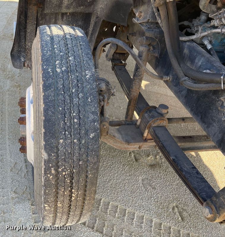 image for item LJ9587 1994 Mack CH613  semi truck