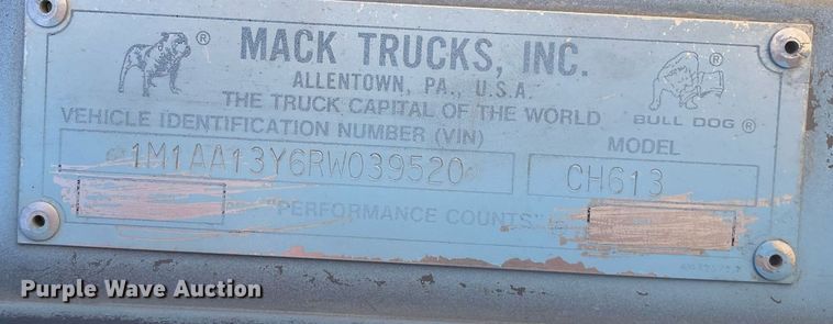 image for item LJ9587 1994 Mack CH613  semi truck