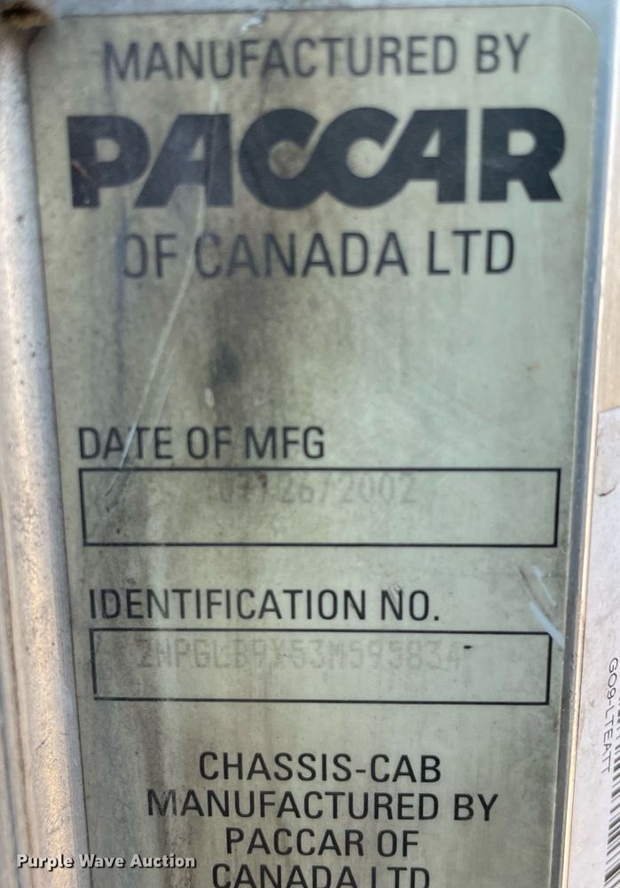 image for item LJ9588 2003 Peterbilt 385  tank truck