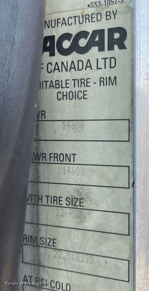 image for item LJ9588 2003 Peterbilt 385  tank truck