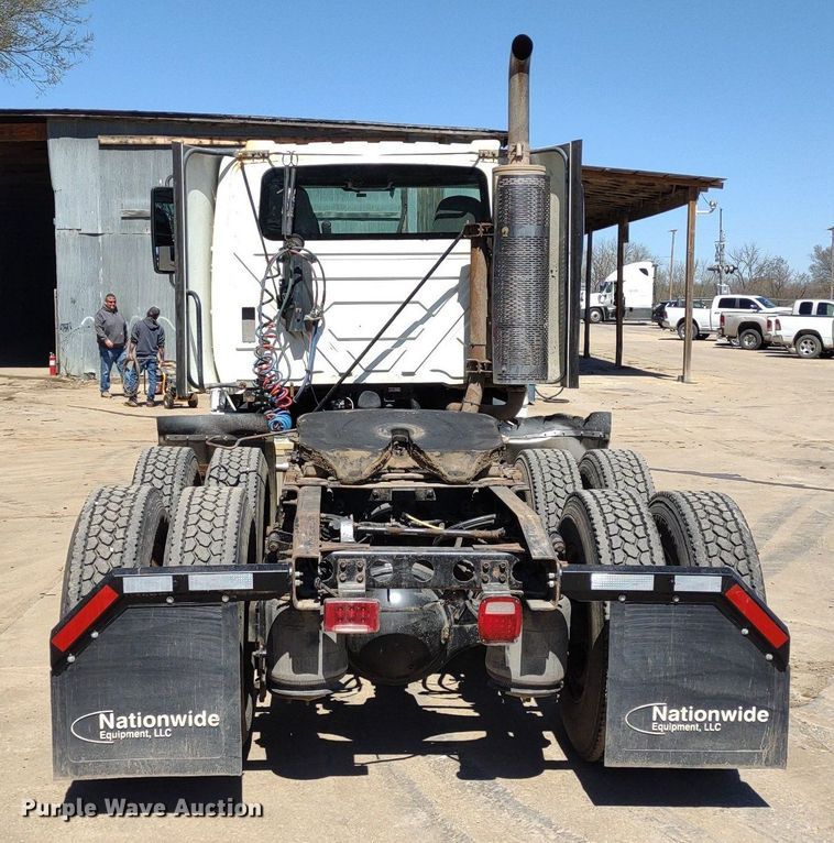 image for item LL9038 2013 International ProStar 122  semi truck