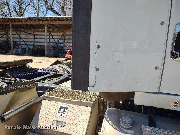 image for item LL9038 2013 International ProStar 122  semi truck