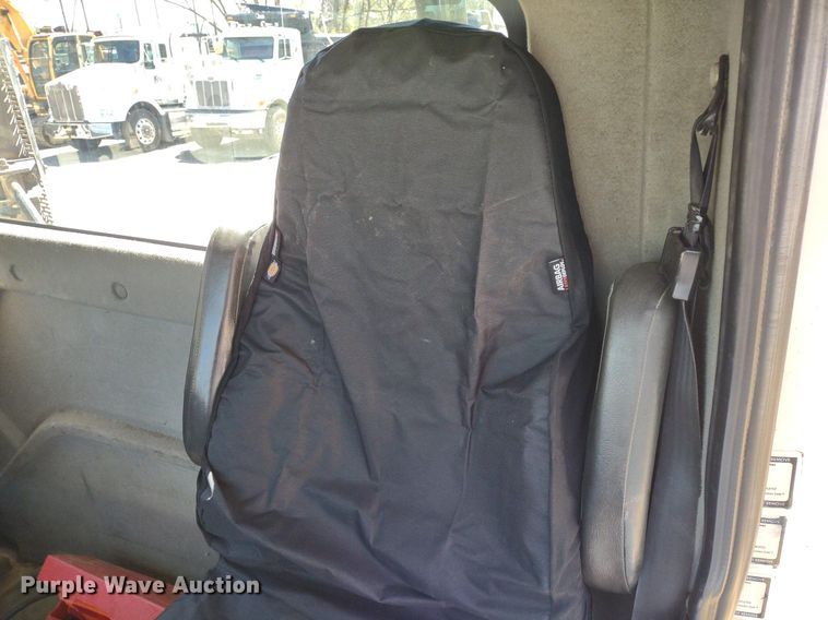 image for item LL9038 2013 International ProStar 122  semi truck