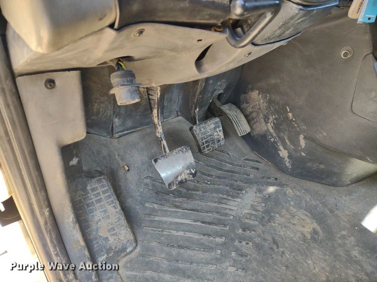 image for item LL9038 2013 International ProStar 122  semi truck