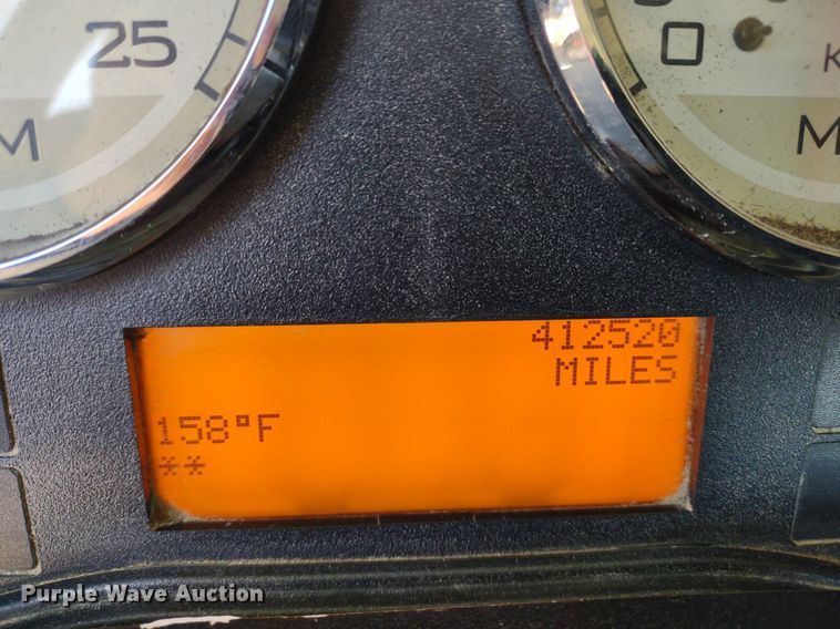 image for item LL9038 2013 International ProStar 122  semi truck