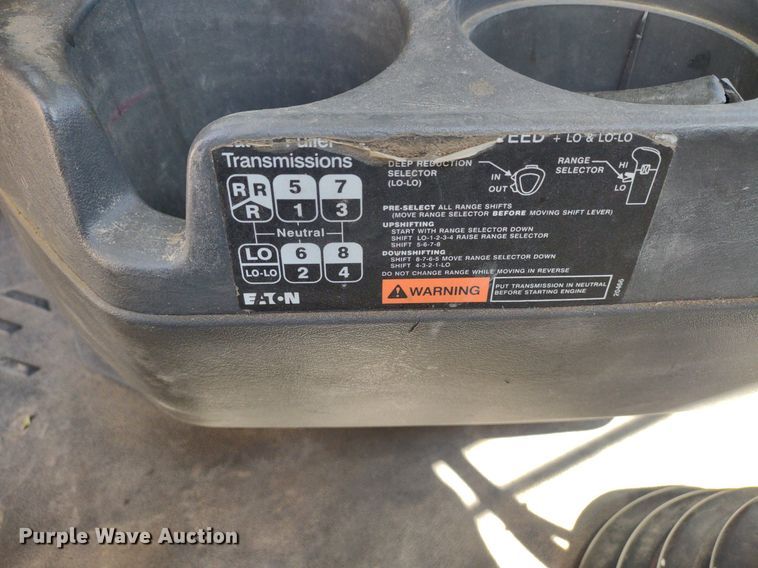 image for item LL9038 2013 International ProStar 122  semi truck