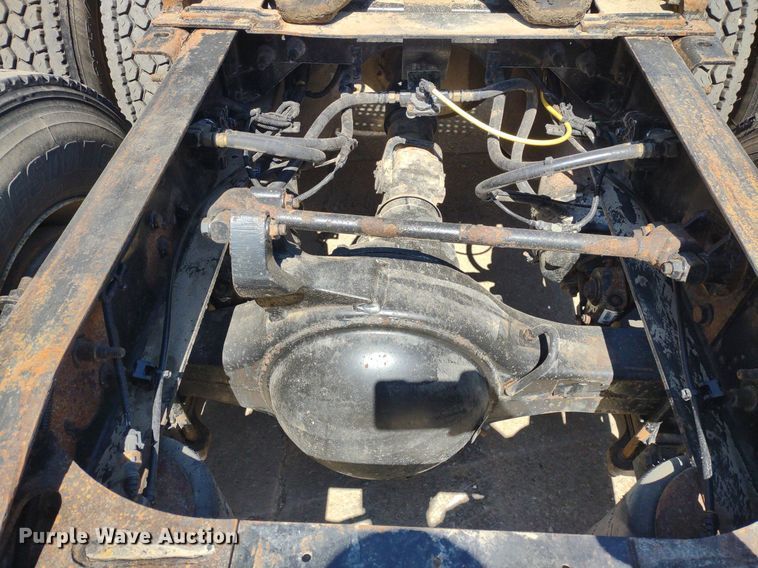 image for item LL9038 2013 International ProStar 122  semi truck