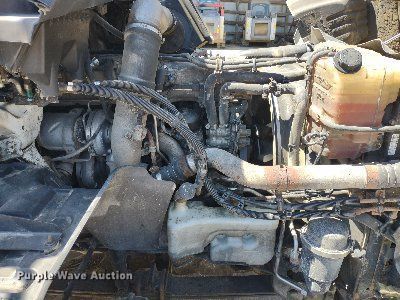 image for item LL9038 2013 International ProStar 122  semi truck