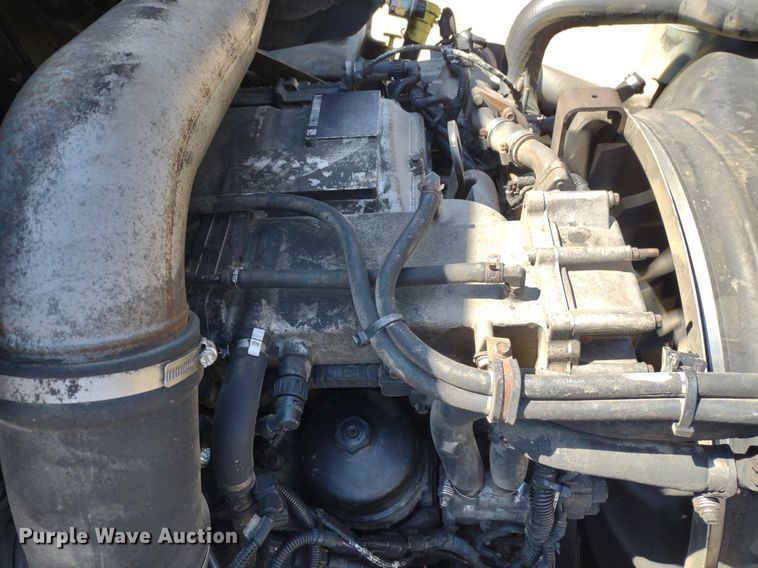 image for item LL9038 2013 International ProStar 122  semi truck