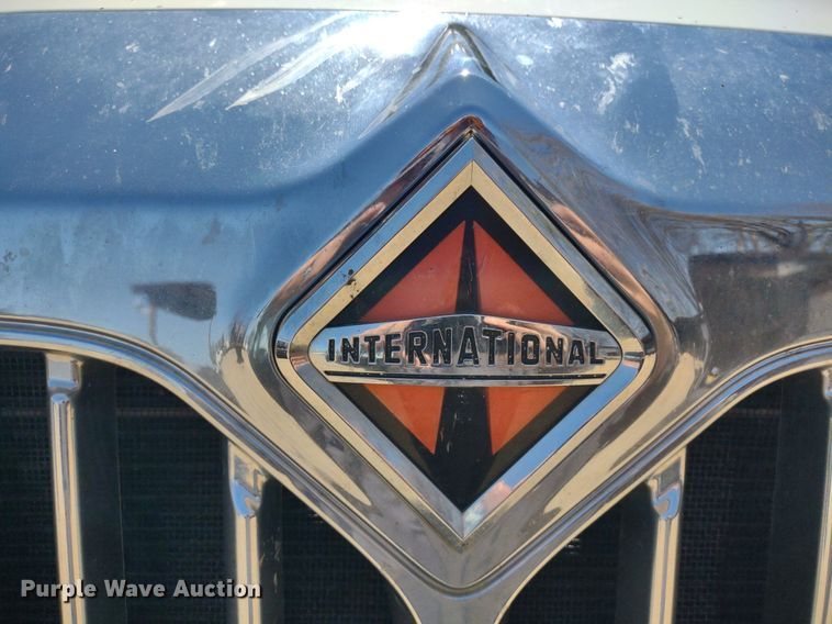 image for item LL9038 2013 International ProStar 122  semi truck