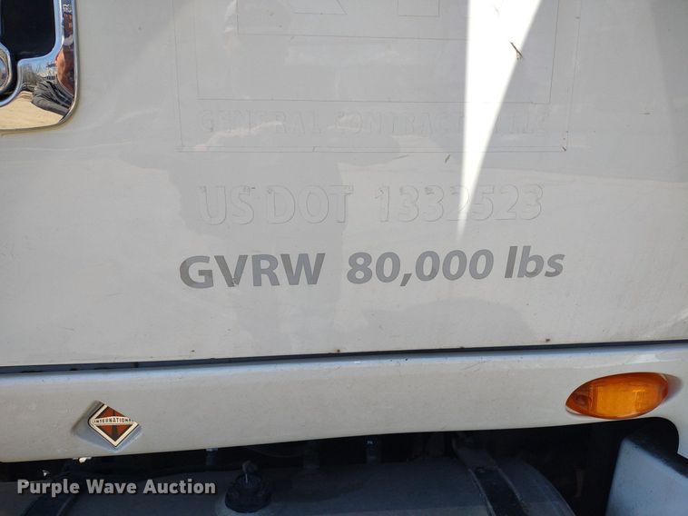 image for item LL9038 2013 International ProStar 122  semi truck