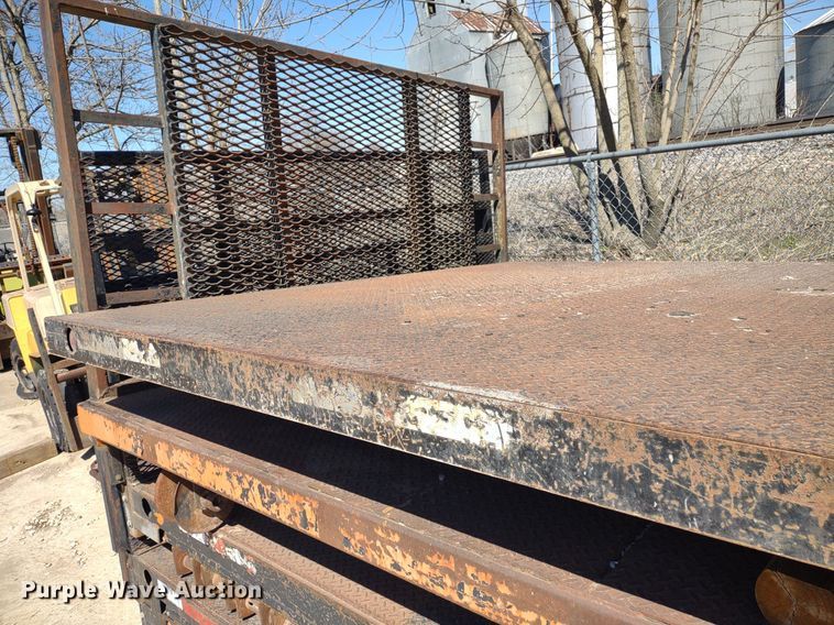 image for item LL9043 (5) steel flatbeds