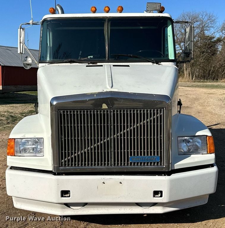 image for item LN9395 1989 White GMC Aero WIA  semi truck