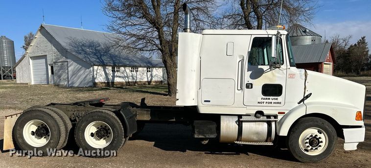 image for item LN9395 1989 White GMC Aero WIA  semi truck