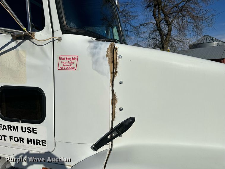 image for item LN9395 1989 White GMC Aero WIA  semi truck