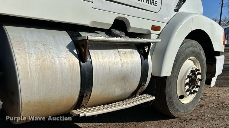 image for item LN9395 1989 White GMC Aero WIA  semi truck