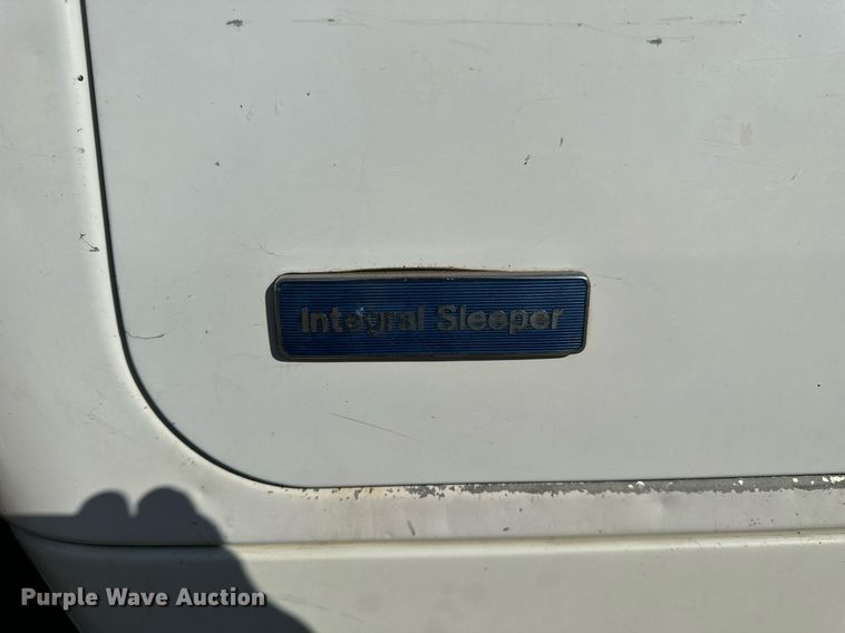 image for item LN9395 1989 White GMC Aero WIA  semi truck