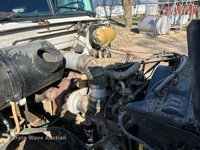 image for item LN9395 1989 White GMC Aero WIA  semi truck