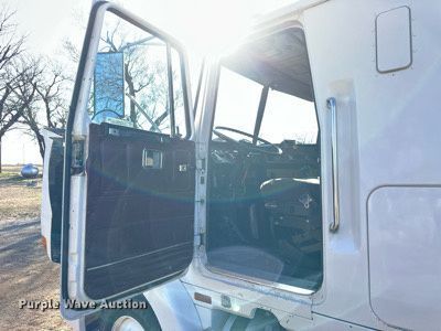 image for item LN9395 1989 White GMC Aero WIA  semi truck
