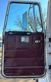 image for item LN9395 1989 White GMC Aero WIA  semi truck