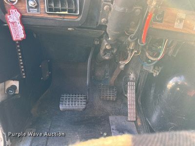 image for item LN9395 1989 White GMC Aero WIA  semi truck