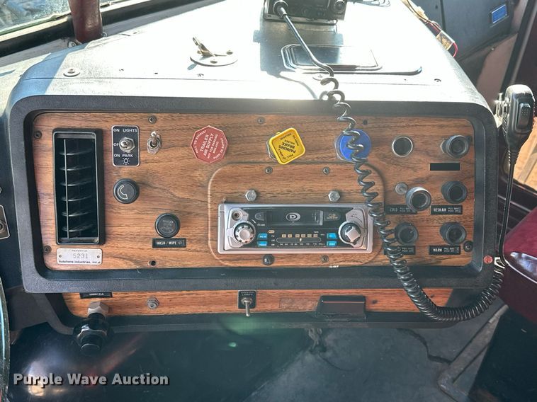 image for item LN9395 1989 White GMC Aero WIA  semi truck