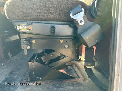 image for item LN9395 1989 White GMC Aero WIA  semi truck