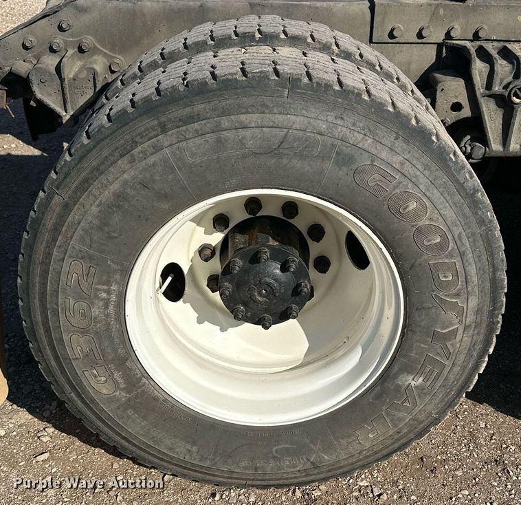 image for item LN9395 1989 White GMC Aero WIA  semi truck