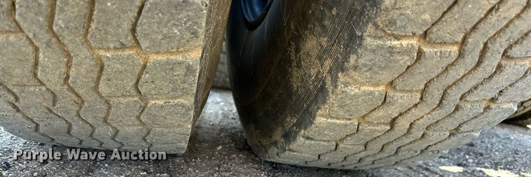 image for item LN9395 1989 White GMC Aero WIA  semi truck