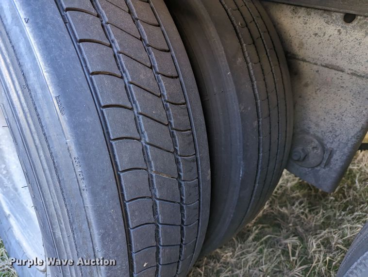 image for item LP9247 2005 Great Dane 7411TP-SA  dry van trailer