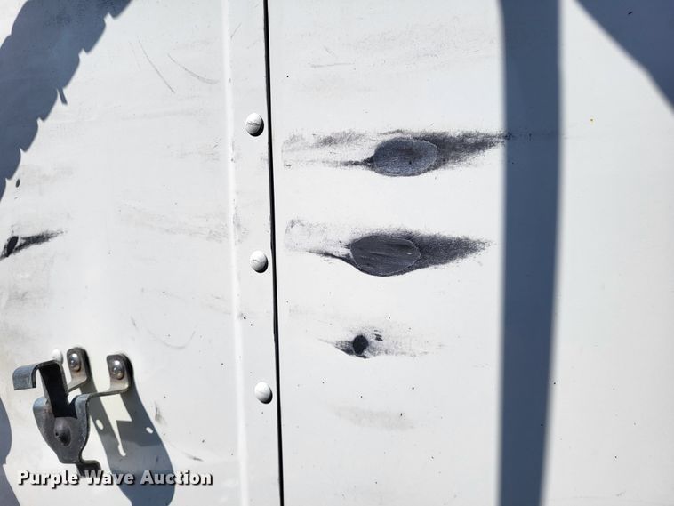 image for item LR9203 2012 Peterbilt 337  semi truck