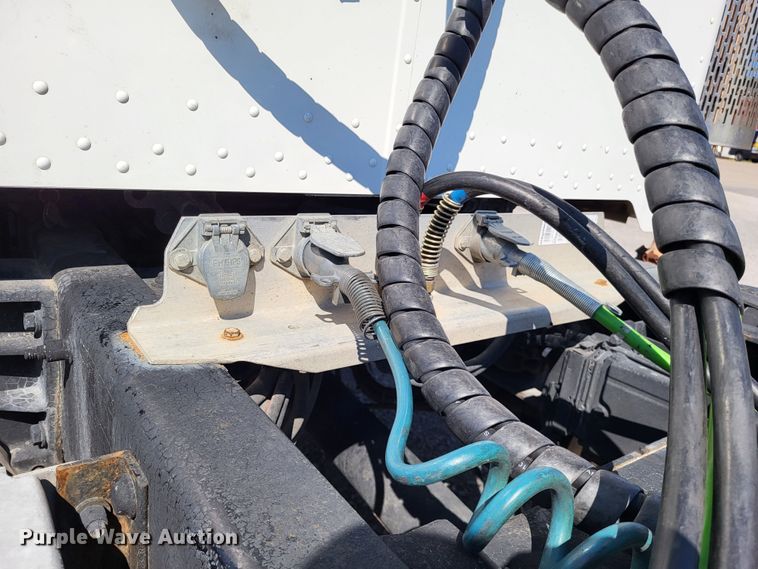 image for item LR9203 2012 Peterbilt 337  semi truck