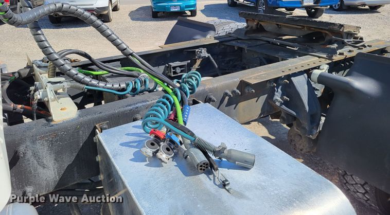 image for item LR9203 2012 Peterbilt 337  semi truck