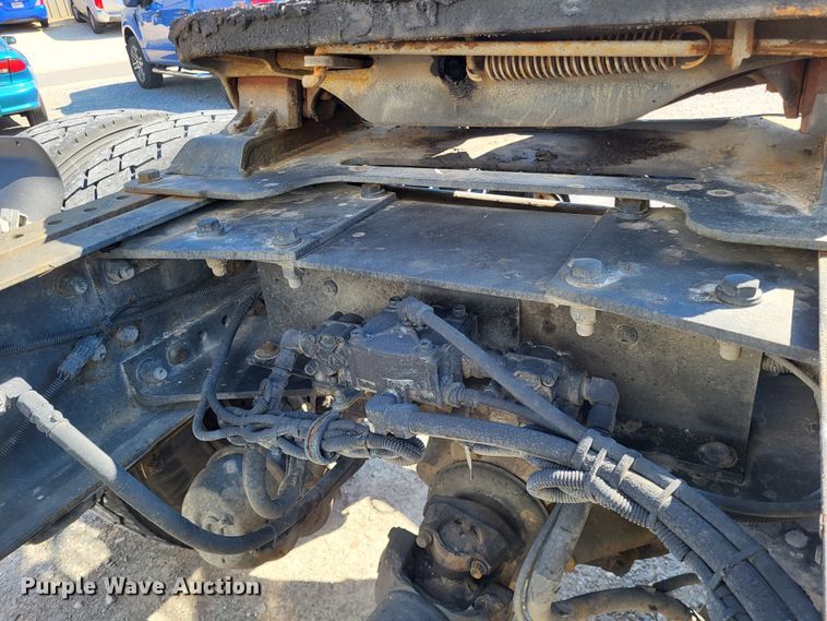 image for item LR9203 2012 Peterbilt 337  semi truck