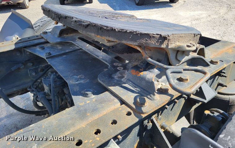 image for item LR9203 2012 Peterbilt 337  semi truck