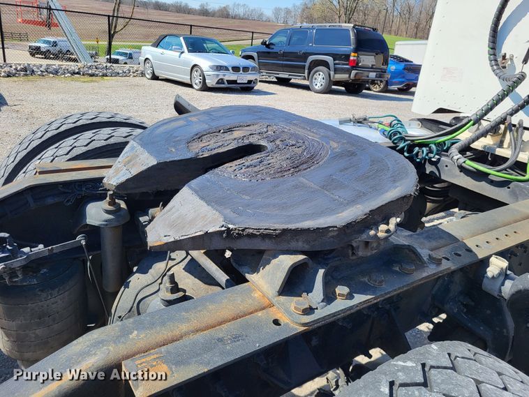 image for item LR9203 2012 Peterbilt 337  semi truck