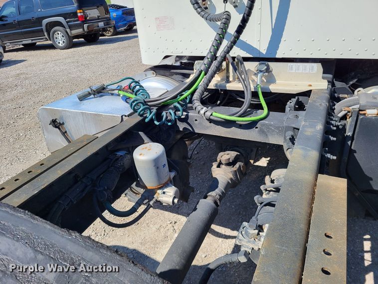 image for item LR9203 2012 Peterbilt 337  semi truck