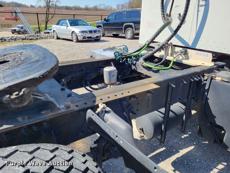 image for item LR9203 2012 Peterbilt 337  semi truck