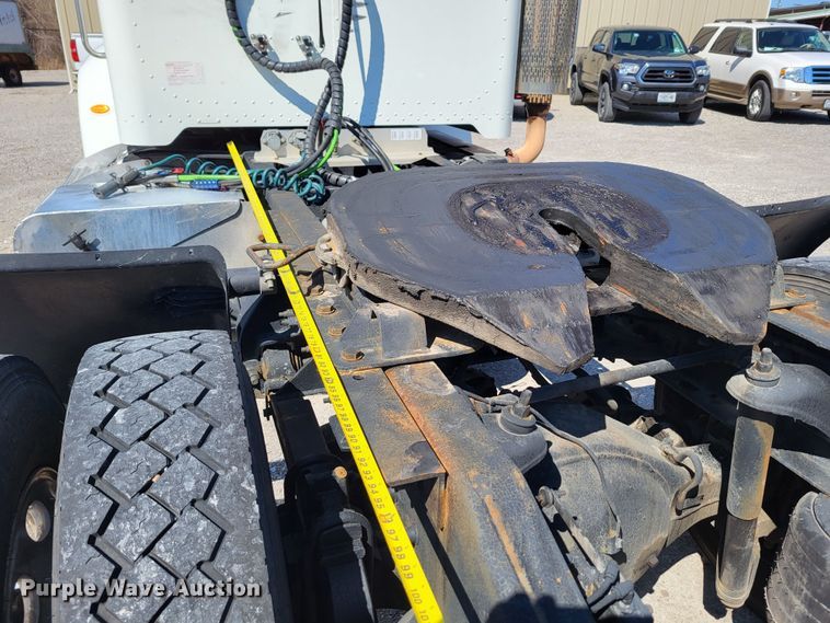 image for item LR9203 2012 Peterbilt 337  semi truck