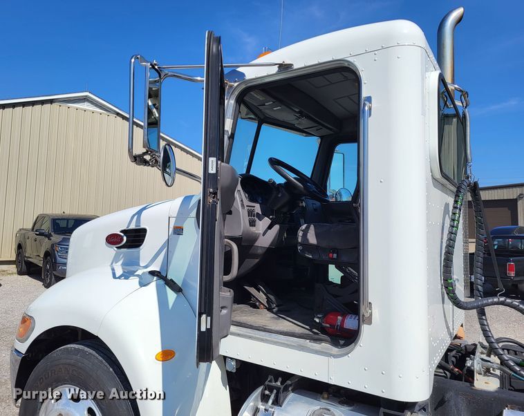 image for item LR9203 2012 Peterbilt 337  semi truck