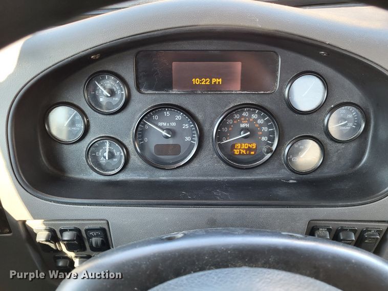 image for item LR9203 2012 Peterbilt 337  semi truck