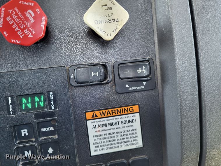 image for item LR9203 2012 Peterbilt 337  semi truck