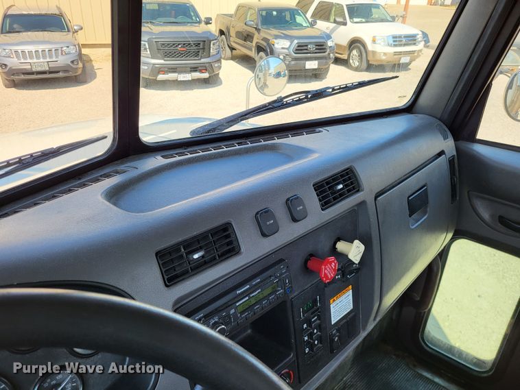 image for item LR9203 2012 Peterbilt 337  semi truck