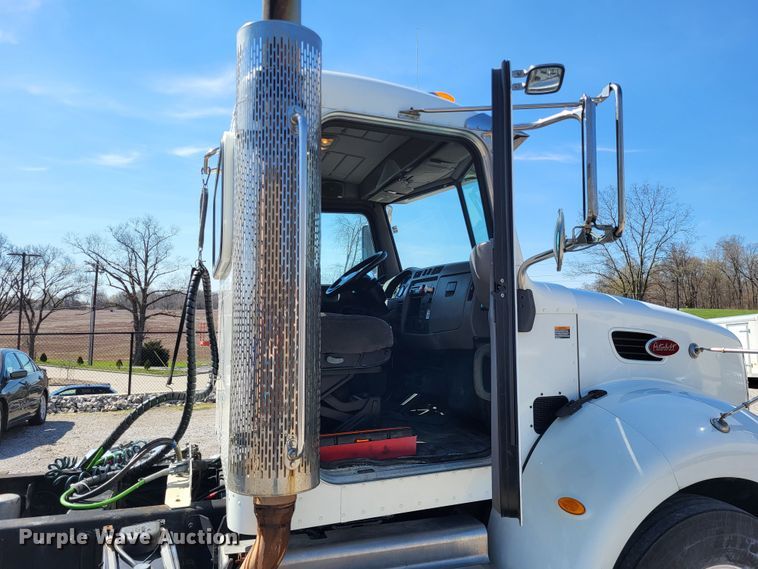 image for item LR9203 2012 Peterbilt 337  semi truck